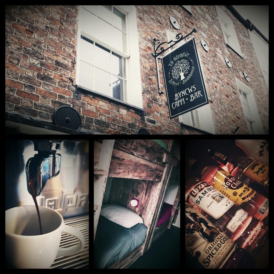 Ty Glyndwr Bunkhouse, Bar And Cafe Hostel เคอร์นาวอน ภายนอก รูปภาพ