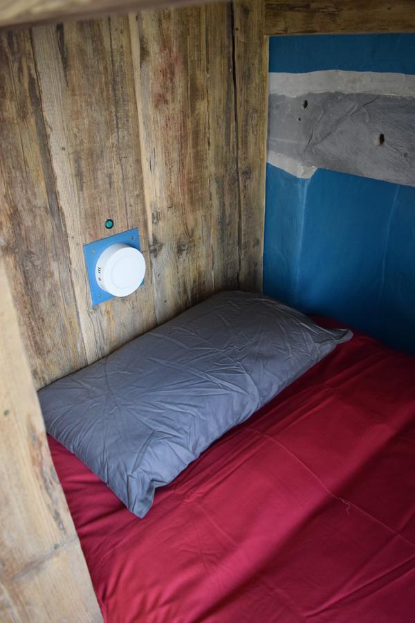 Ty Glyndwr Bunkhouse, Bar And Cafe Hostel เคอร์นาวอน ภายนอก รูปภาพ